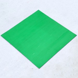 Protiskluzná zelená barva Žebrová pryžová podlahová gumová rohož pro pracovní stůl